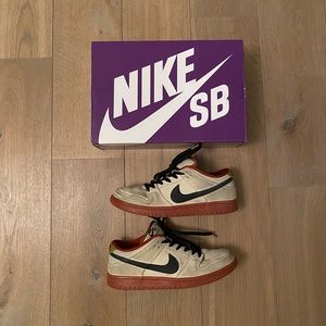 Nike SB Dunk low - Hennessy